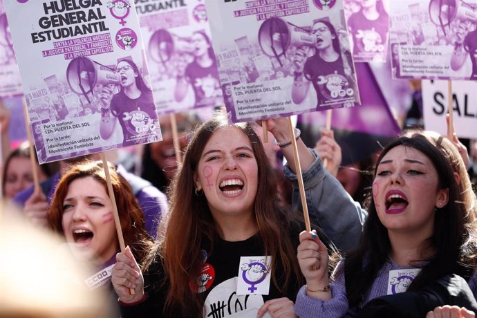 Estudiantes en la manifestación convocada por el Sindicato de Estudiantes en Madrid el pasado 8 de marzo con motivo de la huelga feminista.