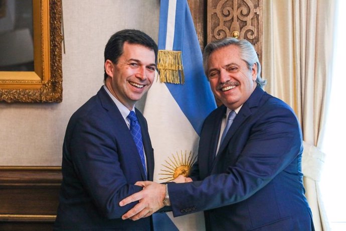 El secretario xeral del PSdeG y candidato a la Xunta, Gonzalo Caballero, con el presidente de Argentina, Alberto Fernández