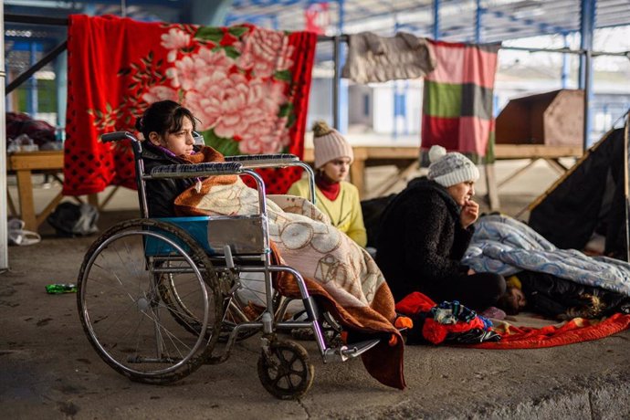 Refugiados sirios en la ciudad turca de Edirne a la espera de poder cruzar hacia Grecia