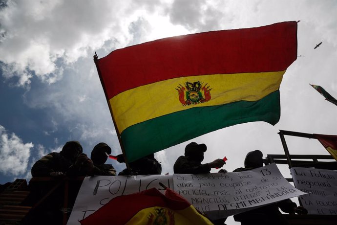 Bolivia.- La Policía de Bolivia gasea a manifestantes que protestaban a las puer