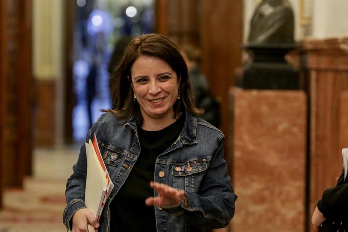 La portavoz del Grupo Socialista en el Congreso, Adriana Lastra, a su llegada a la primera sesión ordinaria del pleno en el Congreso de los Diputados en la XIV Legislatura 