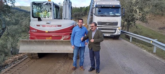 Visita Obras Ejecutadas En La Carretera Que Une Santa Elena Con Miranda Del Rey