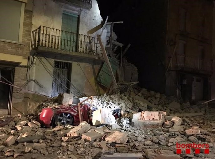 S'esfondra una casa a Bellpuig (Lleida) on vivia un ocupa.