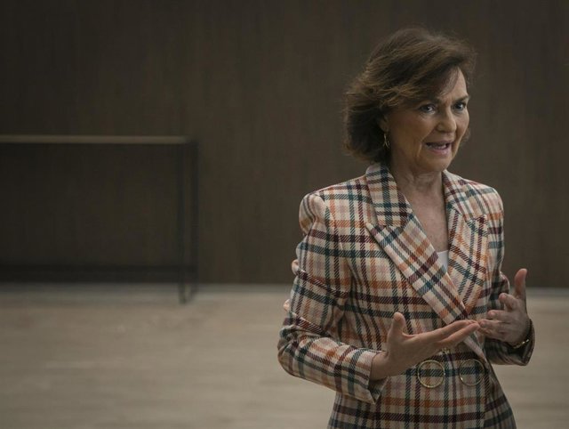 La vicepresidenta primera del Gobierno, ministra de la Presidencia, Relaciones con las Cortes y Memoria Democrática, Carmen Calvo durante su participación en un desayuno-coloquio de 'Foro Joly Andalucía'