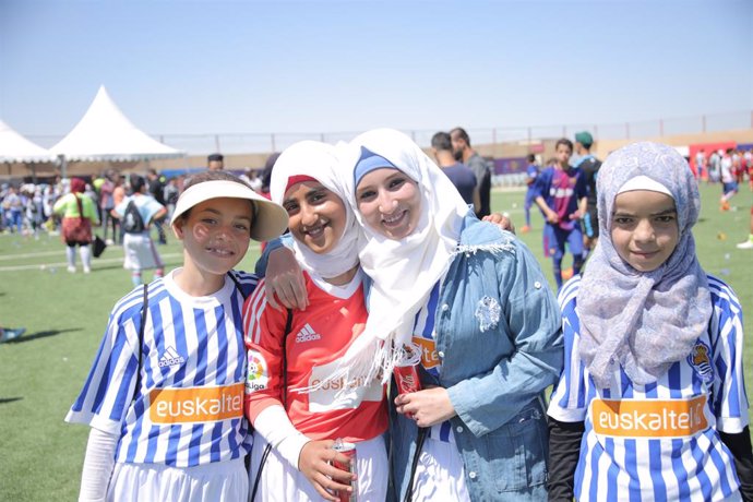 Fútbol.- LaLiga promoverá diferentes actividades con niñas y entrenadoras en el 