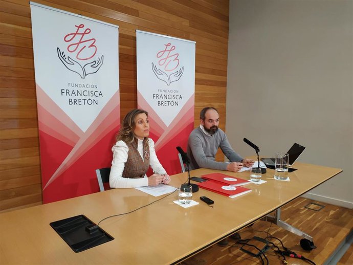La presidenta de la Fundación Francisca Bretón, Silvia Hernández, y el director, Jesús Jiménez Olarte