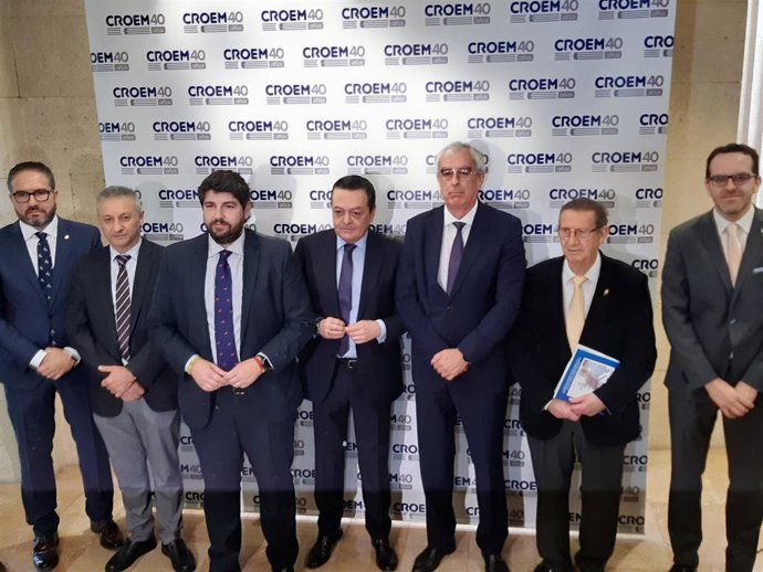 Imagen de las auoridades en la inauguración de la jornada sobre el impacto del Corredor Mediterráneo