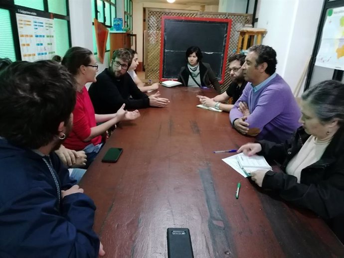 Miguel Urbán reunido con asociaciones que colaboran con migrantes en Jerez