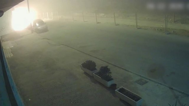 Instante de la deflagración en la que se inició el incendio en Los Montesinos.