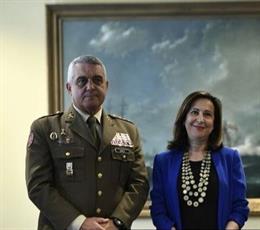 Imagen de archivo del Jefe del Estdo Mayor del Ejército (JEME), el general Francisco Varela y la ministra de Defensa, Margarita Robles