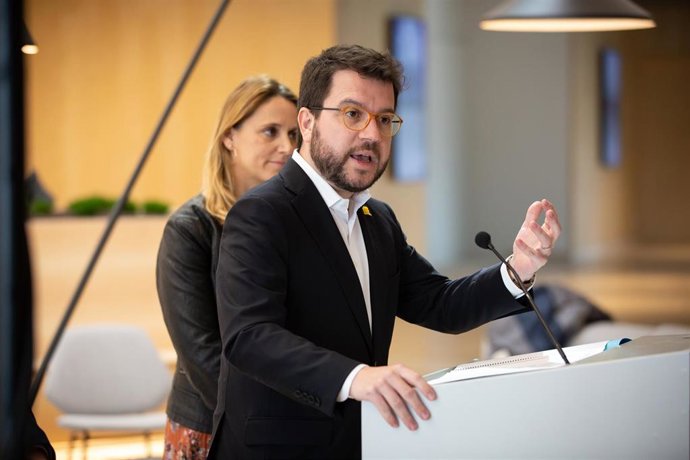 El vicepresidente de la Generalitat, Pere Aragons interviene durante su visita a las nuevas instalaciones del Distrito Administrativo en Barcelona (España), a 6 de marzo de 2020.