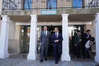 Juanma Moreno desea que militantes del PSOE-A "acierten" en la solución para su "crisis de liderazgo"