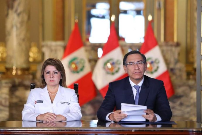 Elizabeth Hinostroza y Martín Vizcarra