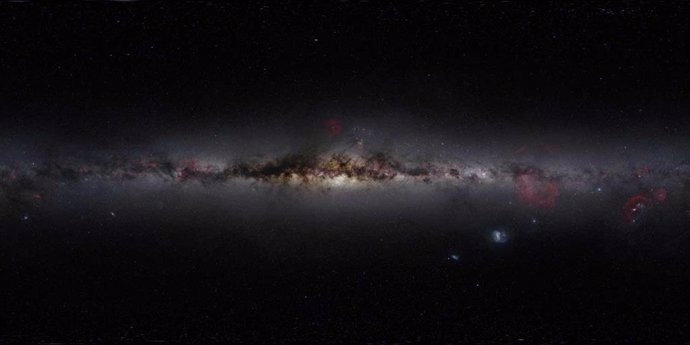 La galaxia de la Vía Láctea observada desde el hemisferio norte y sur de la Tierra.