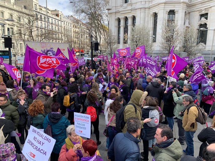 Concentración en Cibeles convocada por CCOO y UGT por el 8M