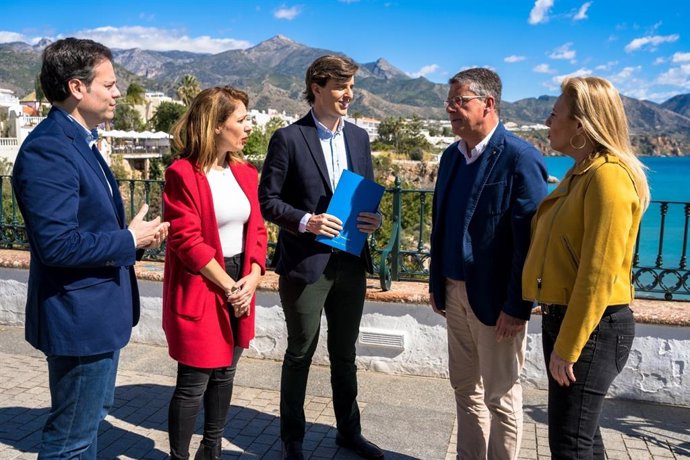 Pablo Montesinos en Nerja, junto con Armijo y España
