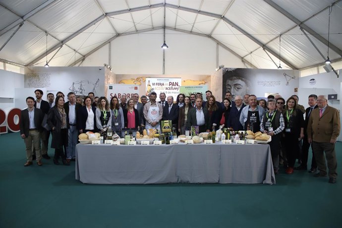 Sevilla.-Inaugurada la Feria del Pan, el Aceite y la Aceituna en la Diputación, 