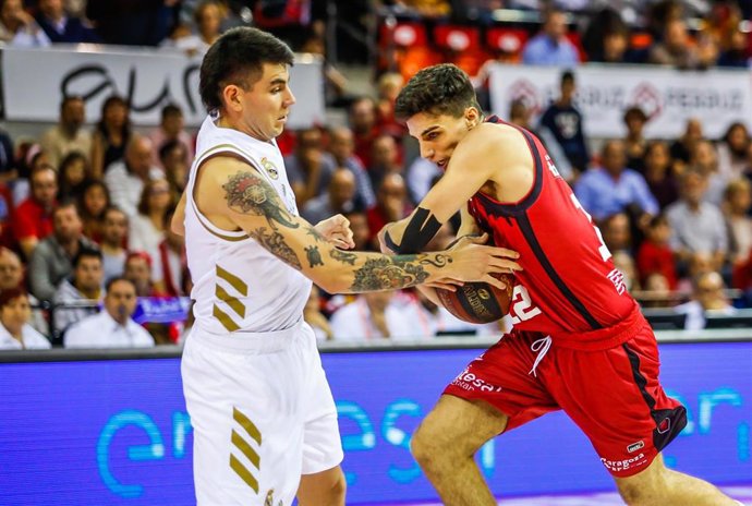 Deck (Real Madrid) y Alocén (Casadamont Zaragoza)