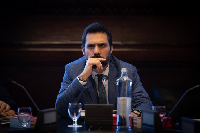 El president del Parlament, Roger Torrent durant una reunió de la Mesa (Arxiu)