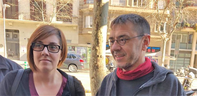 Conchi Abellán y Juan Carlos Monedero antes de presentar la candidatura de ella a las primarias de Podem