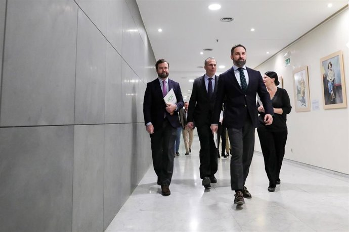 Santiago Absacal, Iván Espinosa de los Monteros, Javier Ortega Smith y Macarena Olona en el Congreso