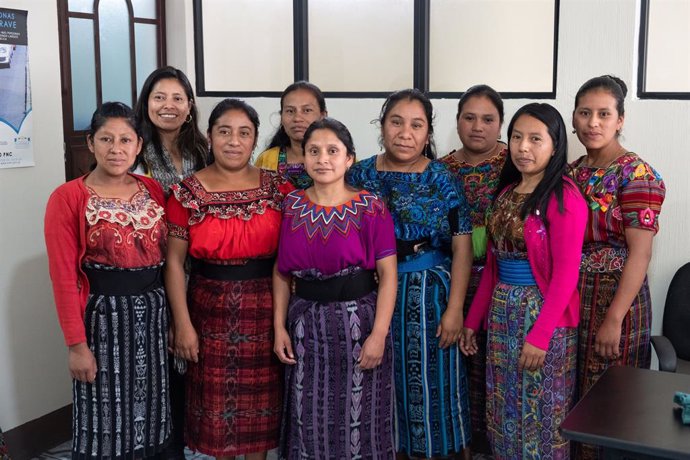 Dones que lluiten contra el matrimoni infantil a Guatemala