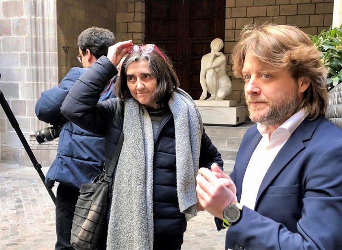 La gerente de la Agencia de Salud Pública de Barcelona, Carme Borrell, y el concejal de Deportes del Ayuntamiento de Barcelona, David Escudé