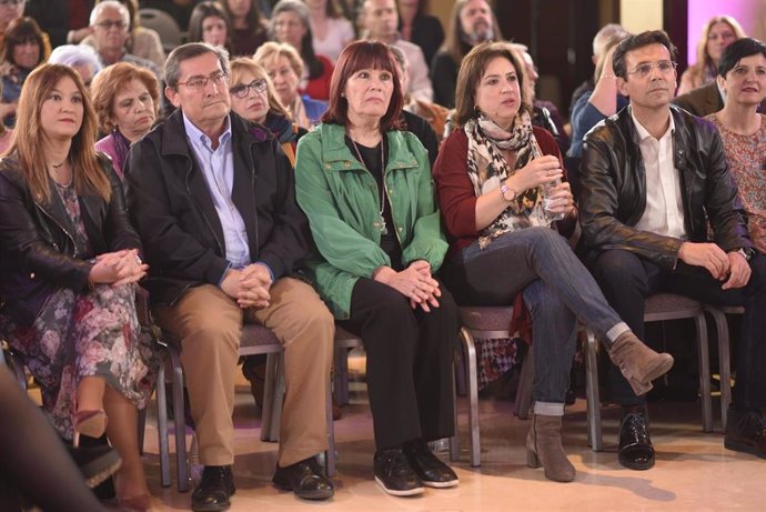 Micaela Navarro y Sandra García en un acto del PSOE antes del 8M