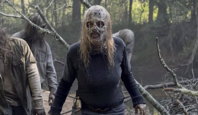 Alpha, líder de los Susurradores, en The Walking Dead