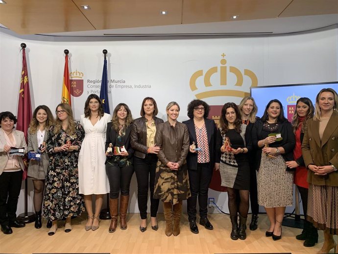 Nota/La Comunidad Reconoce A Seis Mujeres Emprendedoras L Íderes En Proyectos De Innovación