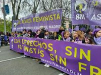 Arranca en Madrid la manifestación bajo el lema 'Con derechos, sin barreras, feministas sin fronteras'