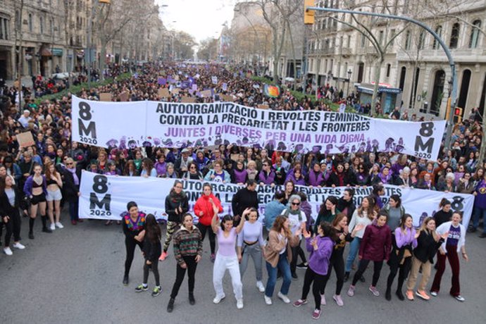 Una imatge de la capalera de la manifestació feminista de Barcelona, el 8 de mar de 2020. (Horitzontal)