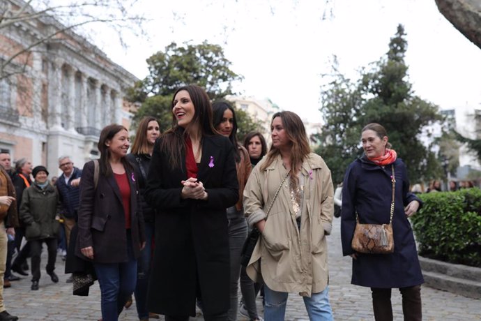 La jefa de la oposición del Parlamento de Cataluña, Lorena Roldán y otras mujeres de Ciudadanos momentos previos a la manifestación del 8M (Día Internacional de la Mujer), en Madrid a 8 de marzo de 2020.