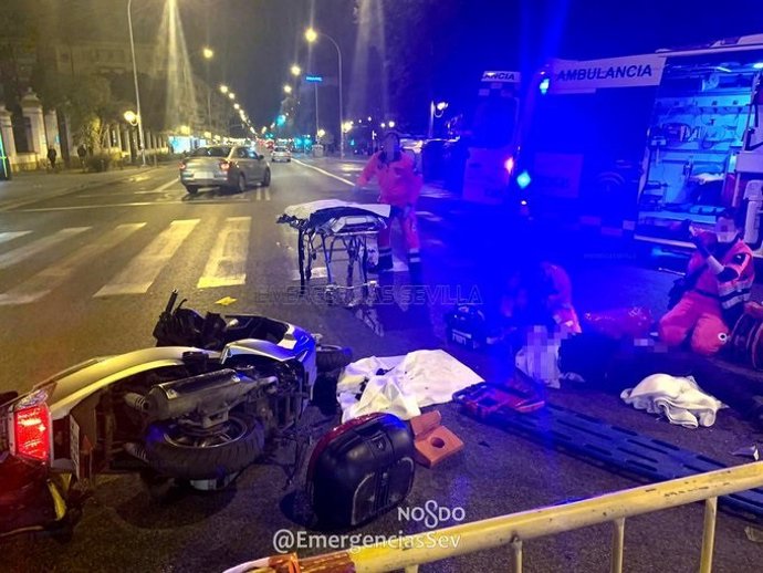 Un motorista resulta herido grave tras una colisión con un vehículo en la Avenida Eduardo Dato.