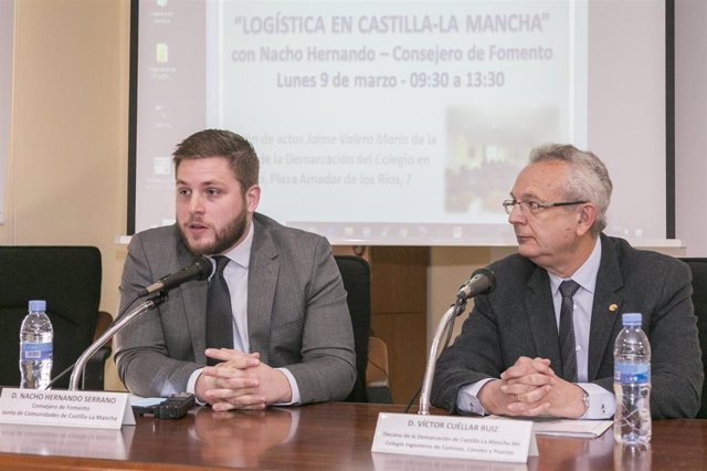 El consejero de Fomento, Nacho Hernando, inaugura la 'Jornada sobre logística en Castilla-La Mancha' .