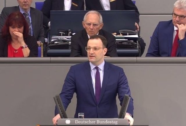 El ministro de Sanidad de Alemania, Jens Spahn, en una comparecencia en la Cámara Baja del Parlamento alemán