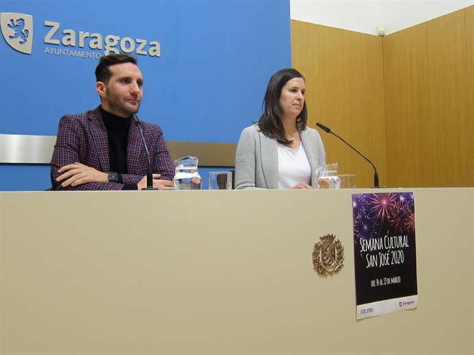 El consejero de Participación y Relación con los Ciudadanos del Ayuntamiento de Zaragoza, Javier Rodrigo, y la concejala de Deportes y presidenta de la Junta de Distrito de San José,  Cristina García.