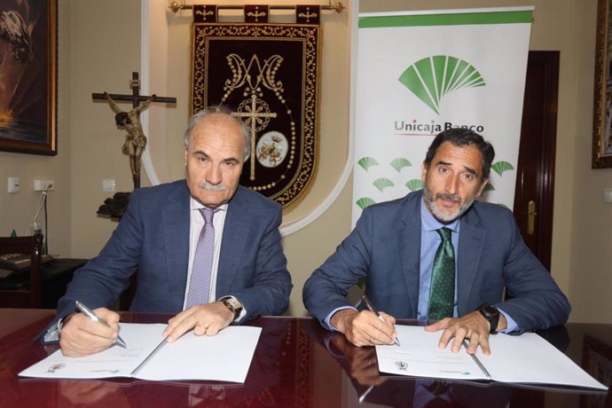 Firma convenio entre Unicaja Banco y Consejo de Hermandades y Cofradías de Cádiz