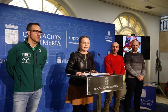 La diputada provincial de Deportes presenta el circuito de Triatlón