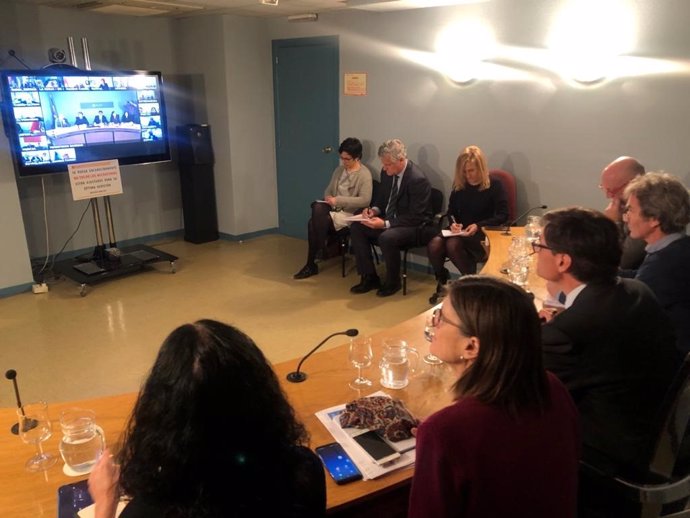 El ministerio y las comunidades autónomas se reúnen por videoconferencia para analizar la evolución del coronavirus en España el lunes 9 de marzo de 2020.