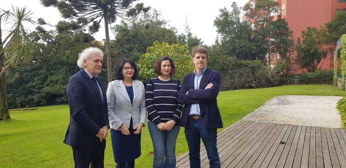 El presidente de la AEHC, Ángel Cuevas; la directora general de Turismo de Cantabria, Eva Bartolomé; la concejal de Turismo de Santander, Miriam Díaz, y el gerente del Plan Competitividad Turístico Ribamontán al Mar, Luis Cayón