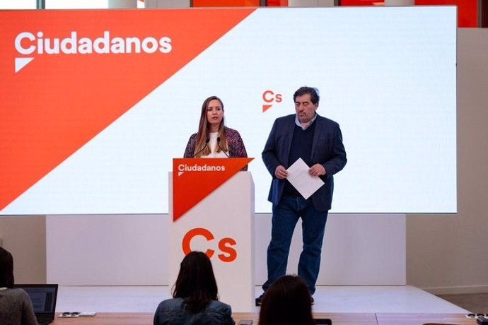La portavoz de la Gestora de Ciudadanos, Melisa Rodríguez, y el presidente de este órgano, Manuel García Bofill