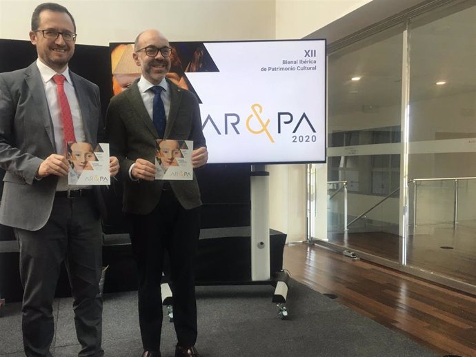 Gumersindo Bueno (i) y Javier Ortega Álvarez en la presentación de AR&PA.