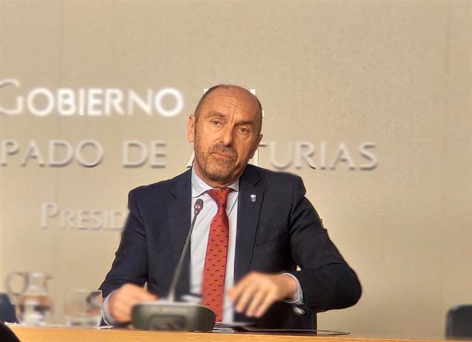 El vicepresidente del Principado, Juan Cofiño, en rueda de prensa.