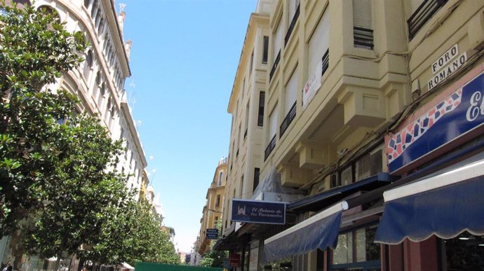 La antigua calle José Cruz Conde, con su actual denominación de Foro Romano, aplicada en base a Ley de Memoria Histórica, se llamará calle Cruz Conde, tras aprobarlo el gobierno municipal de PP y Cs.