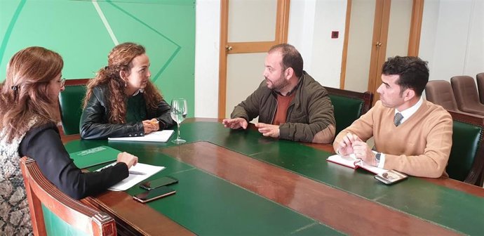 El alcalde de La Algaba y la delegada territorial de Educación