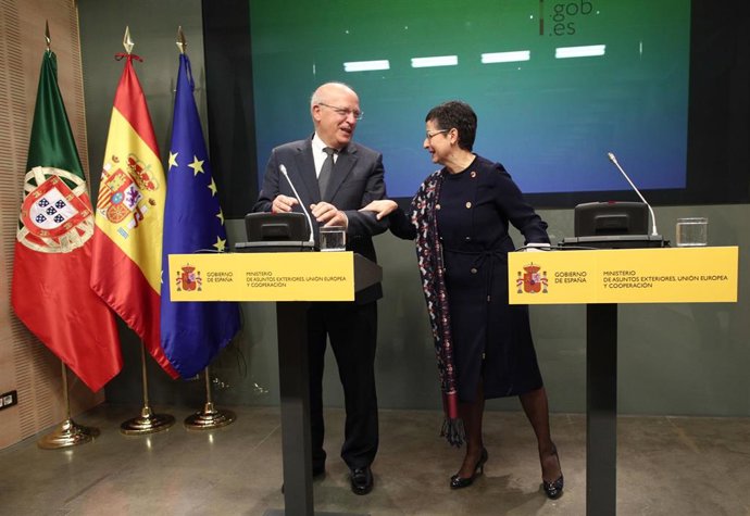 El ministro portugués de Exteriores, Augusto Santos Silva y la ministra de Asuntos Exteriores, Unión Europea y Cooperación, Arancha González Laya en rueda de prensa en el Palacio de Viana