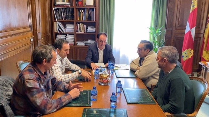 Reunión de las Organizaciones Agrarias sorianas con la Diputación de Soria.