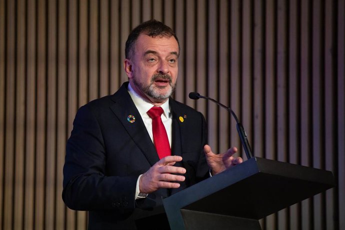 El conseller de Acción Exterior, Relaciones Institucionales y Transparencia de la Generalitat, Alfred Bosch  durante su intervención en el acto de Acuerdo Nacional para la Agenda 2030.
