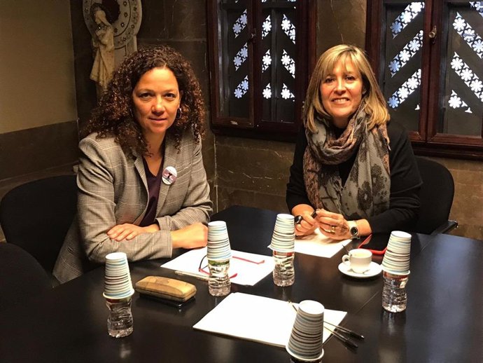 La presidenta del Consell de Mallorca, Catalina Cladera, y la de la Diputación de Barcelona, Núria Marín, en la reunión.